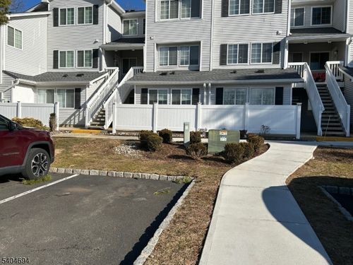 61 Cheswich Ct, Bedminster, NJ, 07921-1803 | Card Image