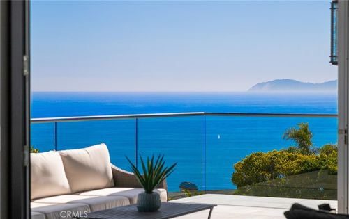 711 Gull Cir, Laguna Beach, CA, 92651-4149 | Card Image