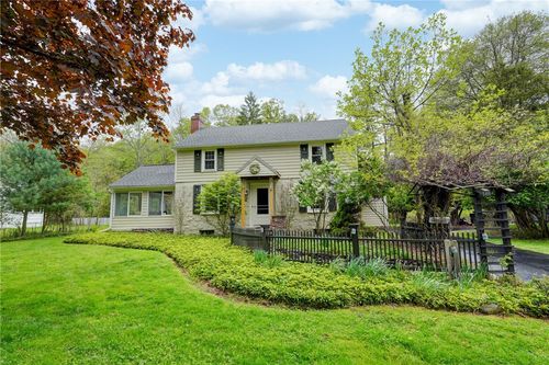95 Brook Road, Pittsford, NY, 14534 | Card Image
