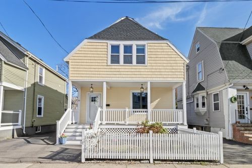 15 Waveway Ave, Winthrop, MA, 02152-1234 | Card Image