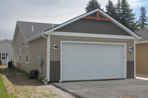 32 Mackin Ct, Kalispell, MT, 59901-6220 | Card Image