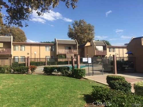 a112-801 S Lyon St, Santa Ana, CA, 92705-7255 | Card Image