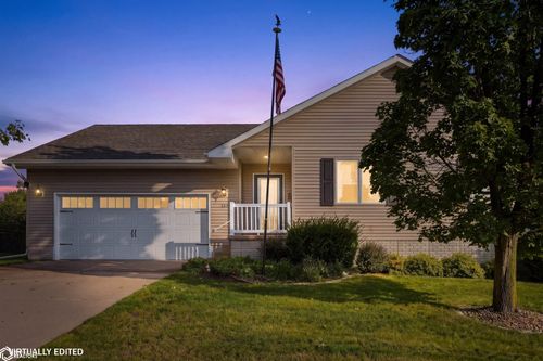 306 Thomas Drive, Marshalltown, IA, 50158 | Card Image