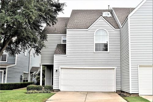 812 Canal St, Irving, TX, 75063-4600 | Card Image