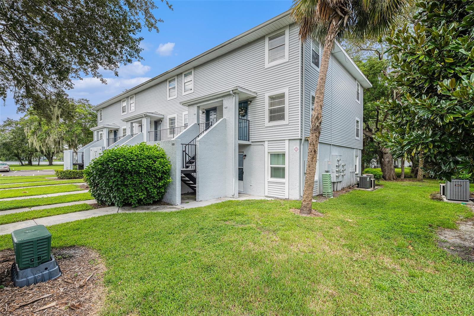 Bank Dr, Tampa, FL 33617