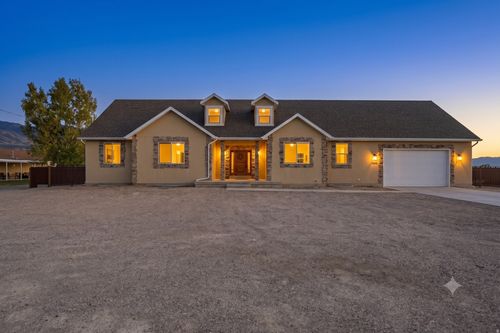 1232 Canyon Rd, Lake Point, UT, 84074-9460 | Card Image