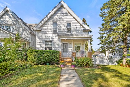 3818 E Armour Ave, Cudahy, WI, 53110-1207 | Card Image