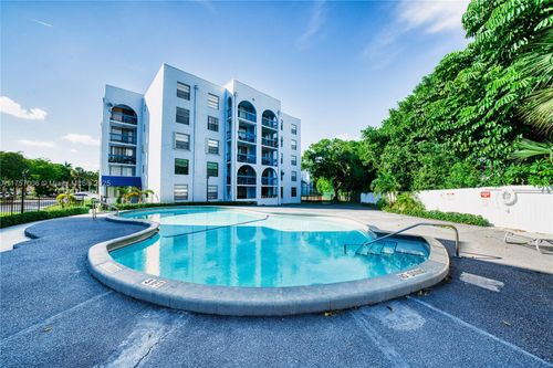 apt-130-9460 Fontainebleau Blvd, Miami, FL, 33172-5562 | Card Image