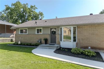 6 Lillian St, House other with 2 bedrooms, 2 bathrooms and 4 parking in Brant ON | Image 3