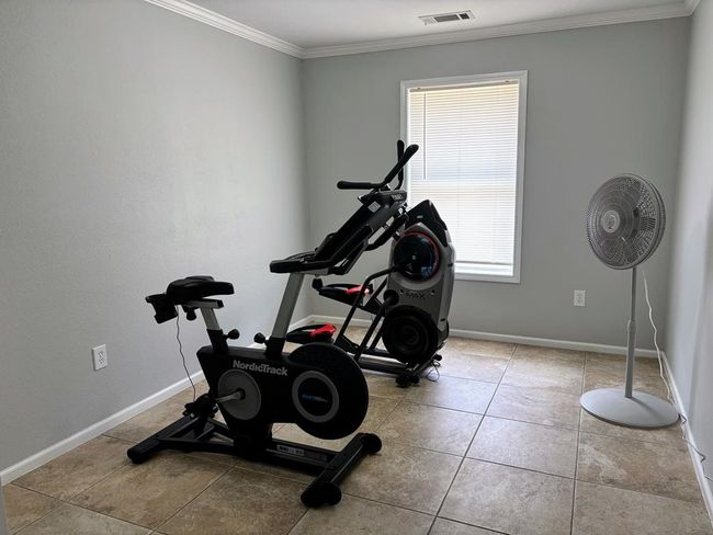 Clubhouse Exercise Equipment | Image 17