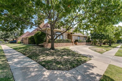 2420 Stonegate Dr N, Bedford, TX, 76021-4345 | Card Image