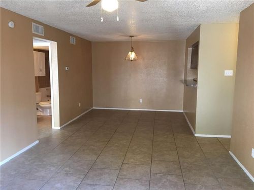 apt-2020-8110 Skillman St, Dallas, TX, 75231-2818 | Card Image