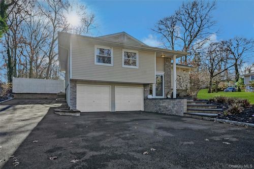 4 Park Rd, Rocky Point, NY, 11778-9334 | Card Image