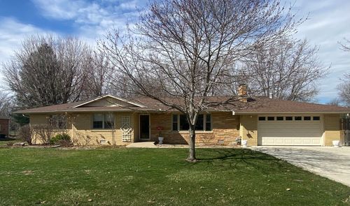 9 Helen St, Streator, IL, 61364-1109 | Card Image