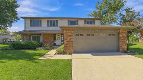 7 Pheasant Ct, Woodridge, IL, 60517-1723 | Card Image