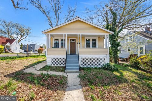 1700 Arcadia Ave, CAPITOL HEIGHTS, MD, 20743-5701 | Card Image