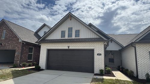 470 W Foxrun, Springfield, TN, 37172-7201 | Card Image