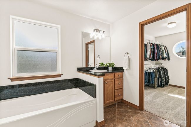 20409 197 Th Ave E, House other with 4 bedrooms, 3 bathrooms and 4 parking in Orting WA | Image 23