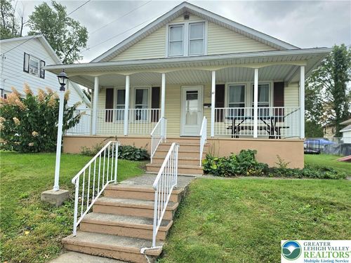 41 E 5th St, WIND GAP, PA, 18091-1404 | Card Image