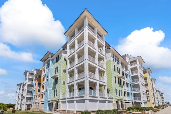 APT-121B - 3738 Sandpiper Rd, House attached with 2 bedrooms, 2 bathrooms and null parking in Virginia Beach VA | Image 12