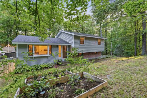 65 Londonderry Rd, Windham, NH, 03087-1123 | Card Image