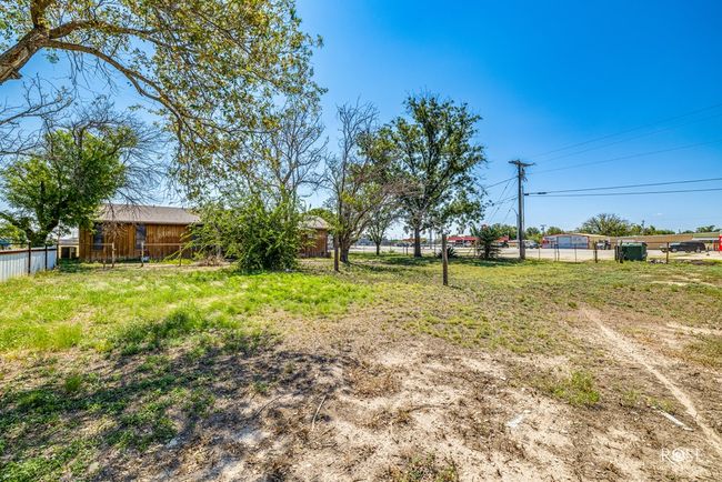 209 N Florida Ave, House other with 3 bedrooms, 3 bathrooms and 2 parking in Big Lake TX | Image 30