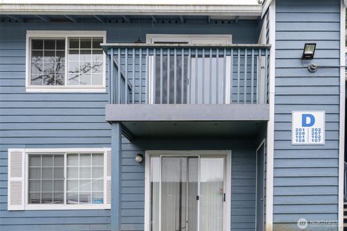 unit-d201-16817 Larch Way, Lynnwood, WA, 98037-3365 | Card Image