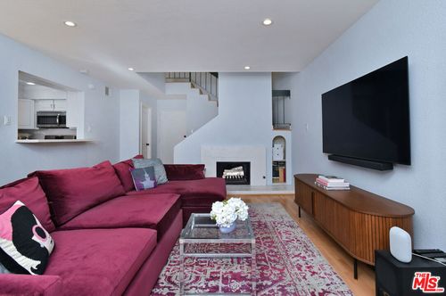 218-4425 Whitsett Ave, Studio City, CA, 91604-5900 | Card Image