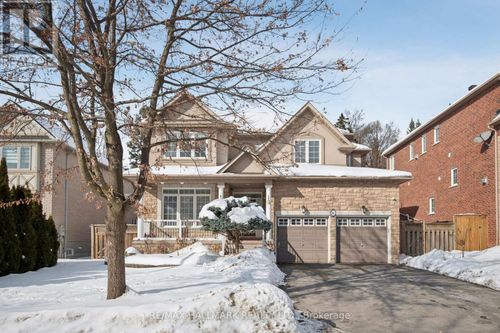 6 Guinevere Crt, Richmond Hill, ON, L4C0P7 | Card Image