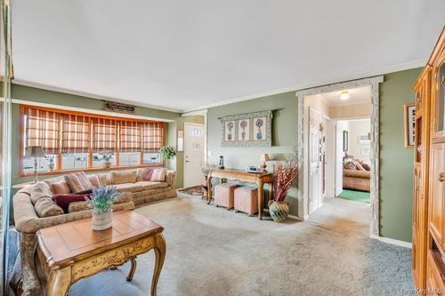 26 Terry St, Hicksville, NY, 11801-5819 | Card Image