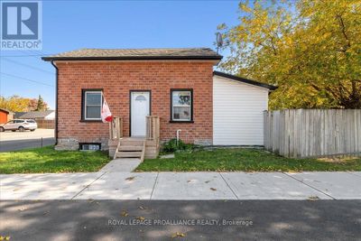 374 Main St, House other with 3 bedrooms, 1 bathrooms and 4 parking in Picton ON | Image 1