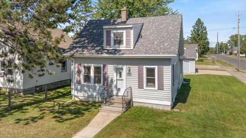 400 9th St Nw, Chisholm, MN, 55719-1543 | Card Image