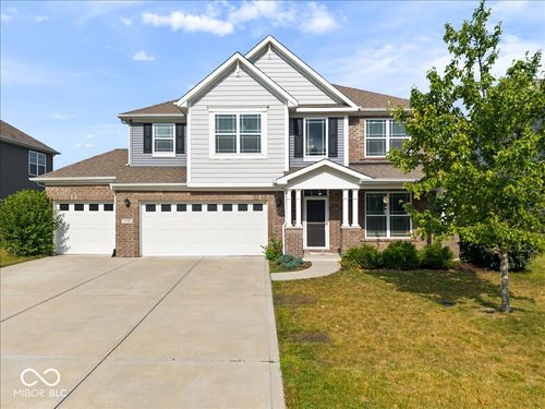 8780 Castleblaney Dr, Brownsburg, IN, 46112-5520 | Card Image