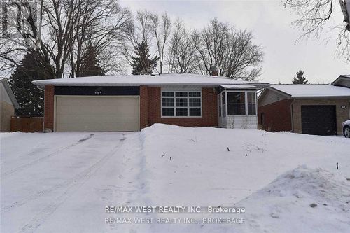 323 Centre St, Shelburne, ON, L9V2Y6 | Card Image