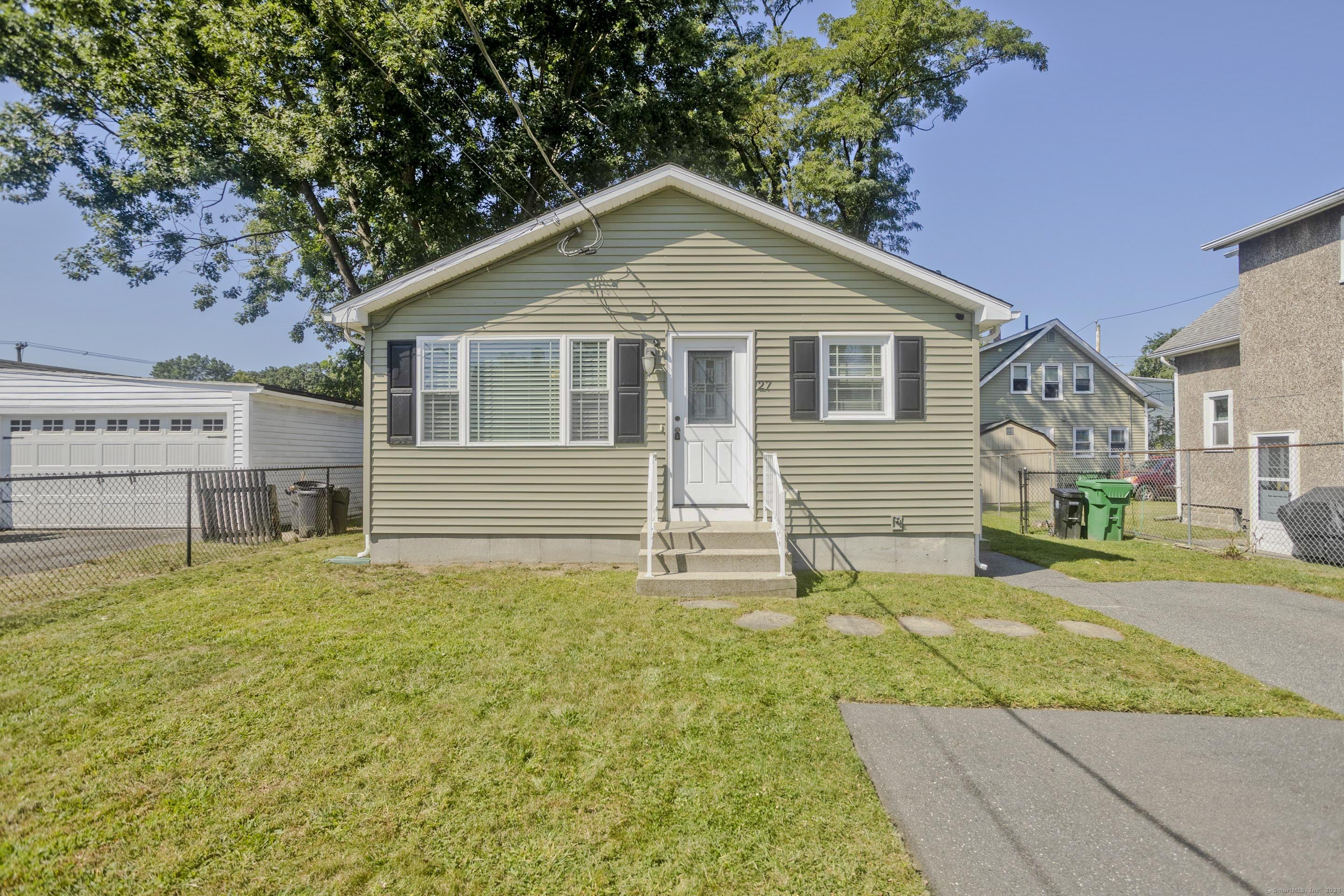 Laurel St, Chicopee, MA 01020