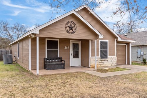 812 Barber Ave, Cleburne, TX, 76031-2706 | Card Image