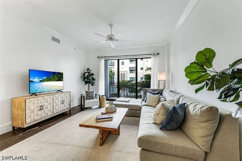 215-1030 3rd Ave S, Naples, FL, 34102-6457 | Card Image