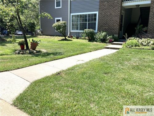 95 Pennsylvania Way, North Brunswick, NJ, 08902-3513 | Card Image