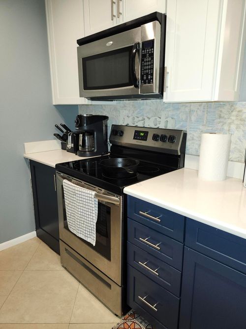 212-600 Executive Center Drive, West Palm Beach, FL, 33401 | Card Image