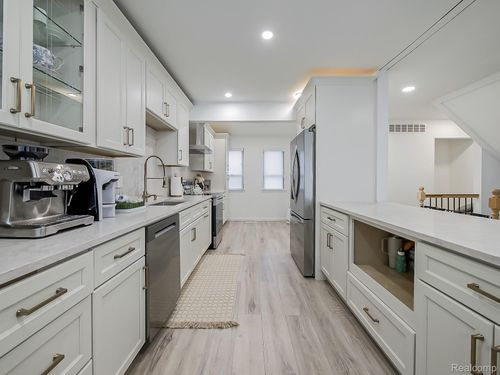 2957 Moon Lake Dr Drive, West Bloomfield Charter Township, MI, 48323 | Card Image