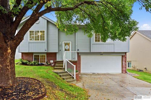 15406 Tibbles St, Omaha, NE, 68116-8454 | Card Image