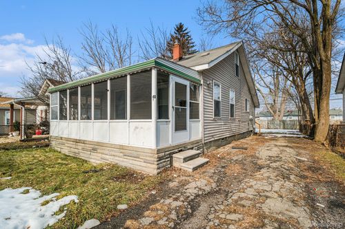 40 W Strathmore Ave, Pontiac, MI, 48340-2770 | Card Image