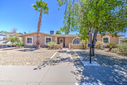 2041 E Des Moines St, Mesa, AZ, 85213-6724 | Card Image