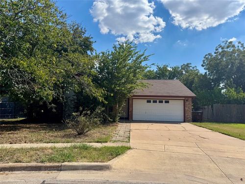 1203 Yorkshire Ln, Round Rock, TX, 78664-3338 | Card Image