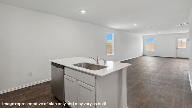405 Wild Goose Drive, House other with 3 bedrooms, 2 bathrooms and null parking in Luling TX | Image 11