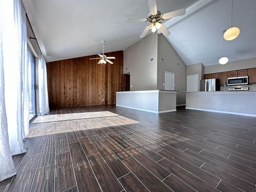 20 Lakeview Vlg, Montgomery, TX, 77356-5904 | Card Image