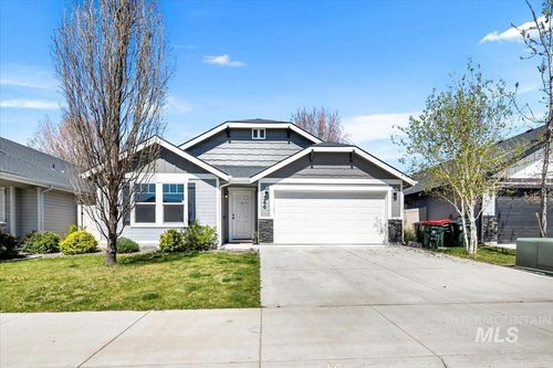 246 W Waukesha St, Meridian, ID, 83646-7075 | Card Image