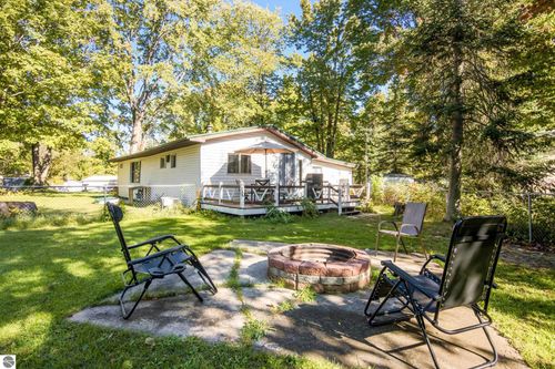303 Arbutus Ave, Cadillac, MI, 49601-8549 | Card Image
