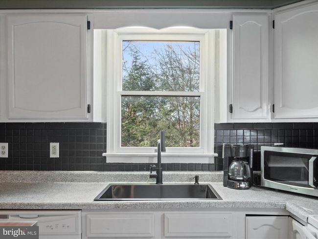 161 Apache Trl, House other with 3 bedrooms, 3 bathrooms and null parking in Chester Gap VA | Image 6