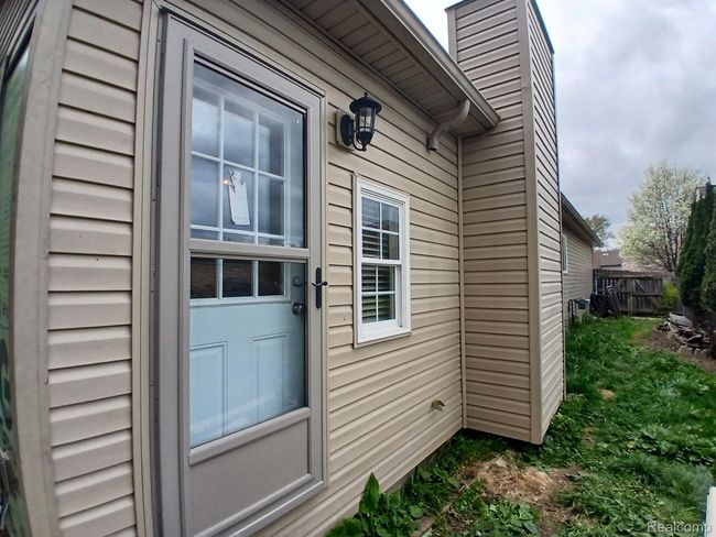 20446 Williamson St, House other with 3 bedrooms, 2 bathrooms and null parking in Clinton Township MI | Image 20